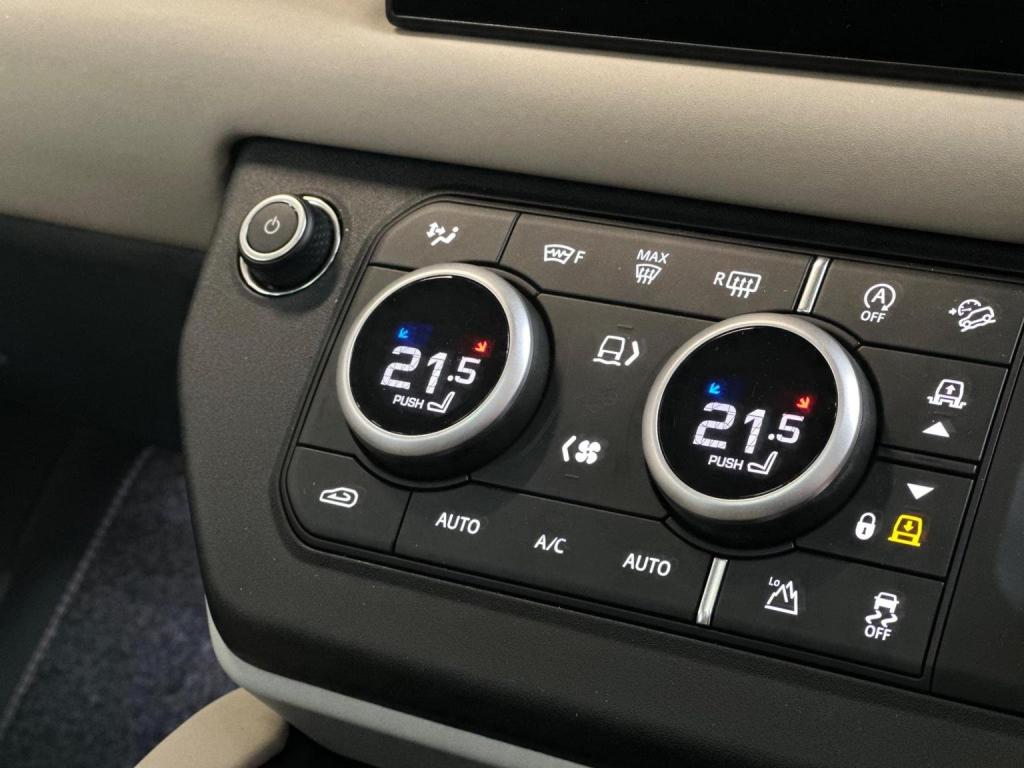 LAND ROVER DEFENDER 110