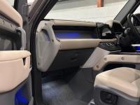 LAND ROVER DEFENDER 110