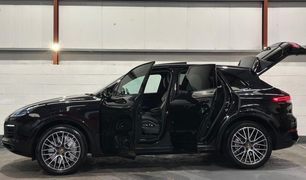 PORSCHE CAYENNE
