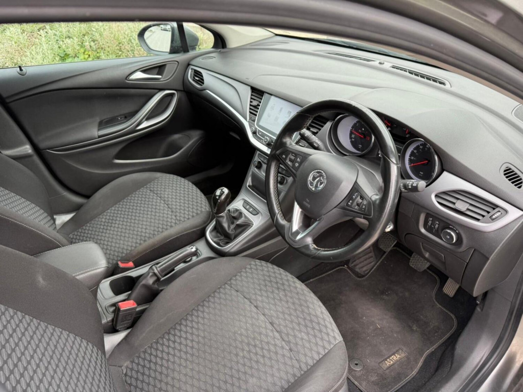 VAUXHALL ASTRA