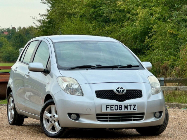 TOYOTA YARIS 1.3 VVT-i T Spirit