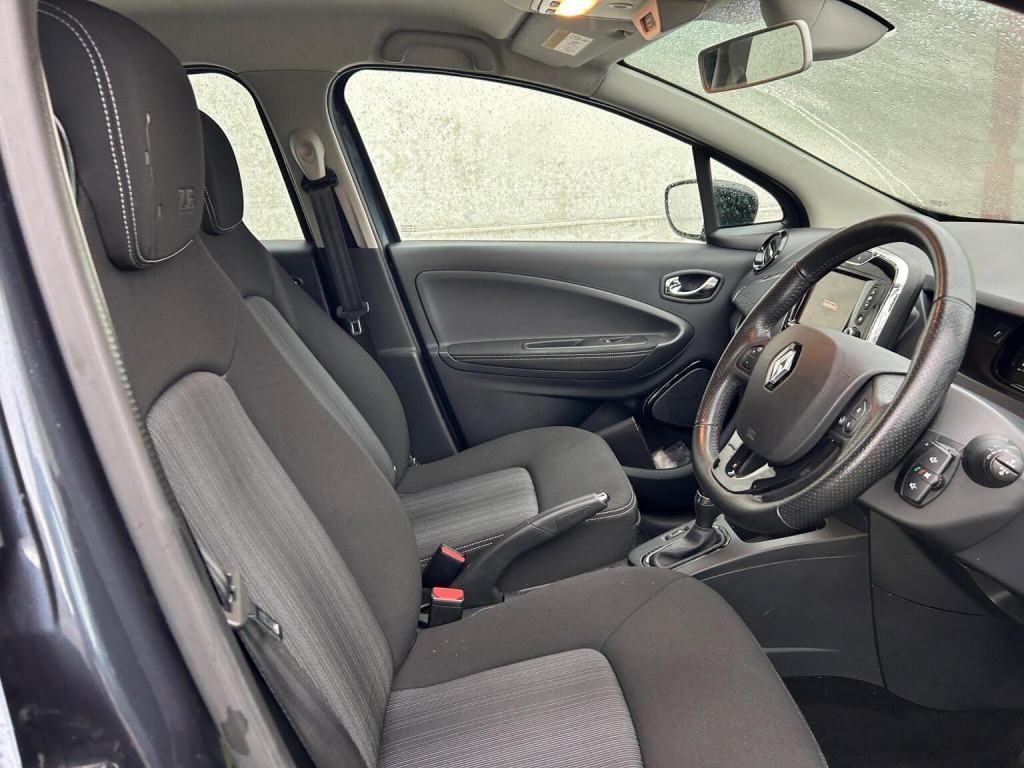 RENAULT ZOE