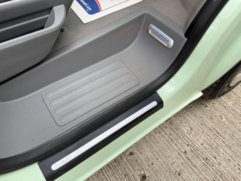 VOLKSWAGEN CAMPERVAN