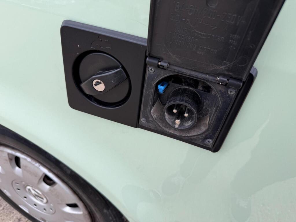 VOLKSWAGEN CAMPERVAN