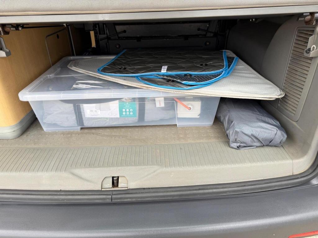 VOLKSWAGEN CAMPERVAN