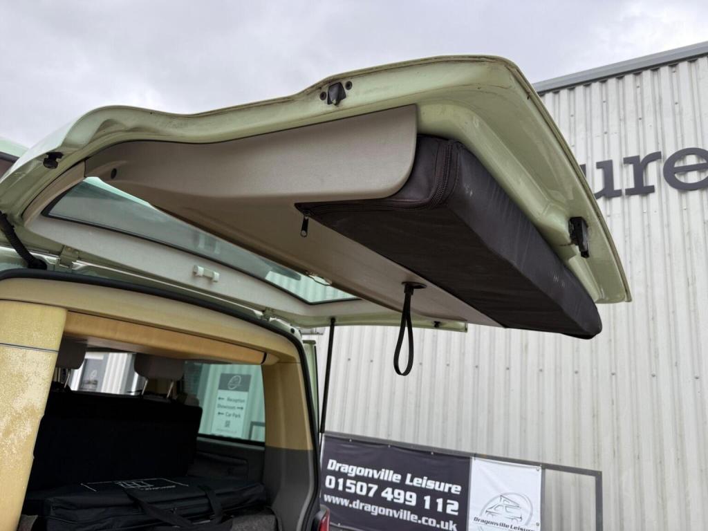 VOLKSWAGEN CAMPERVAN