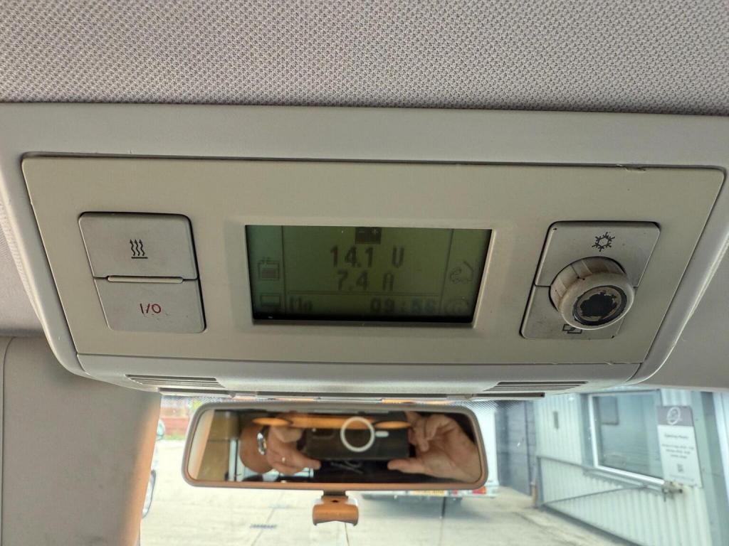 VOLKSWAGEN CAMPERVAN