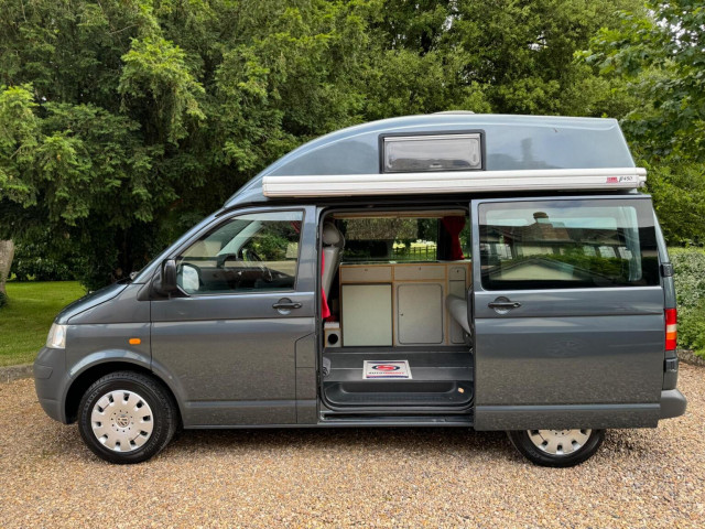 VOLKSWAGEN T5 CAMPERVAN