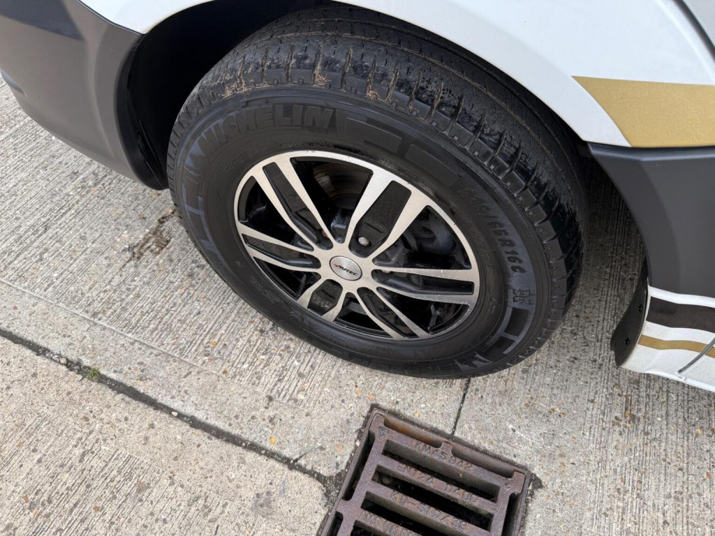 MERCEDES-BENZ SPRINTER