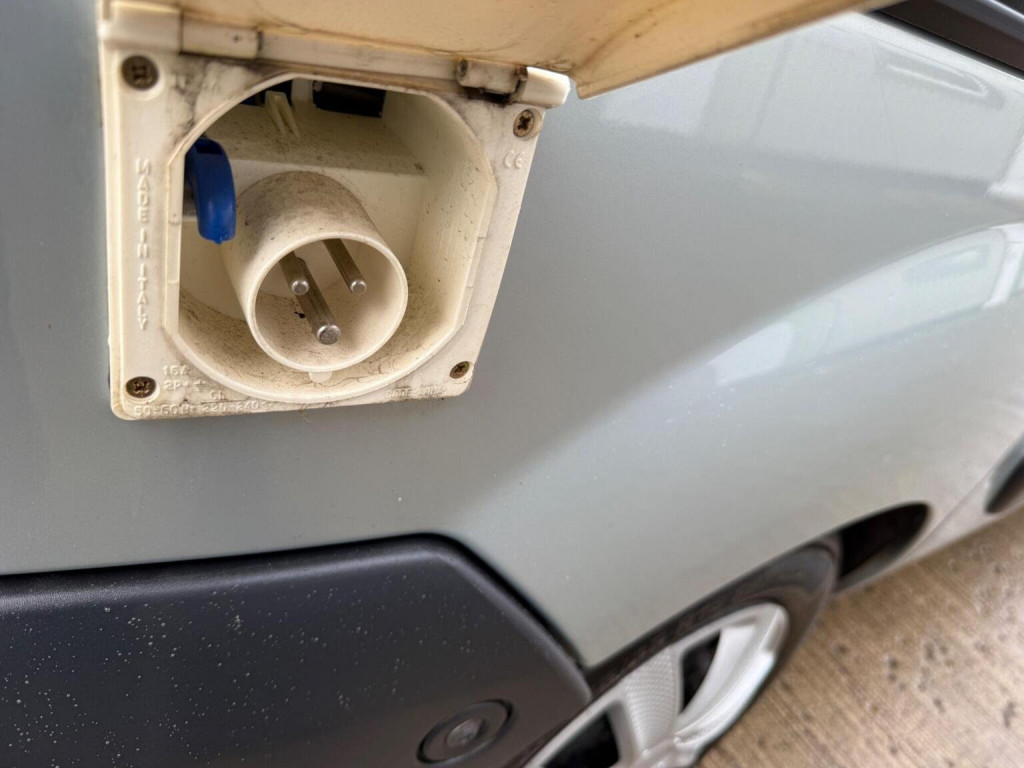 RENAULT ACROSS FREEDOM