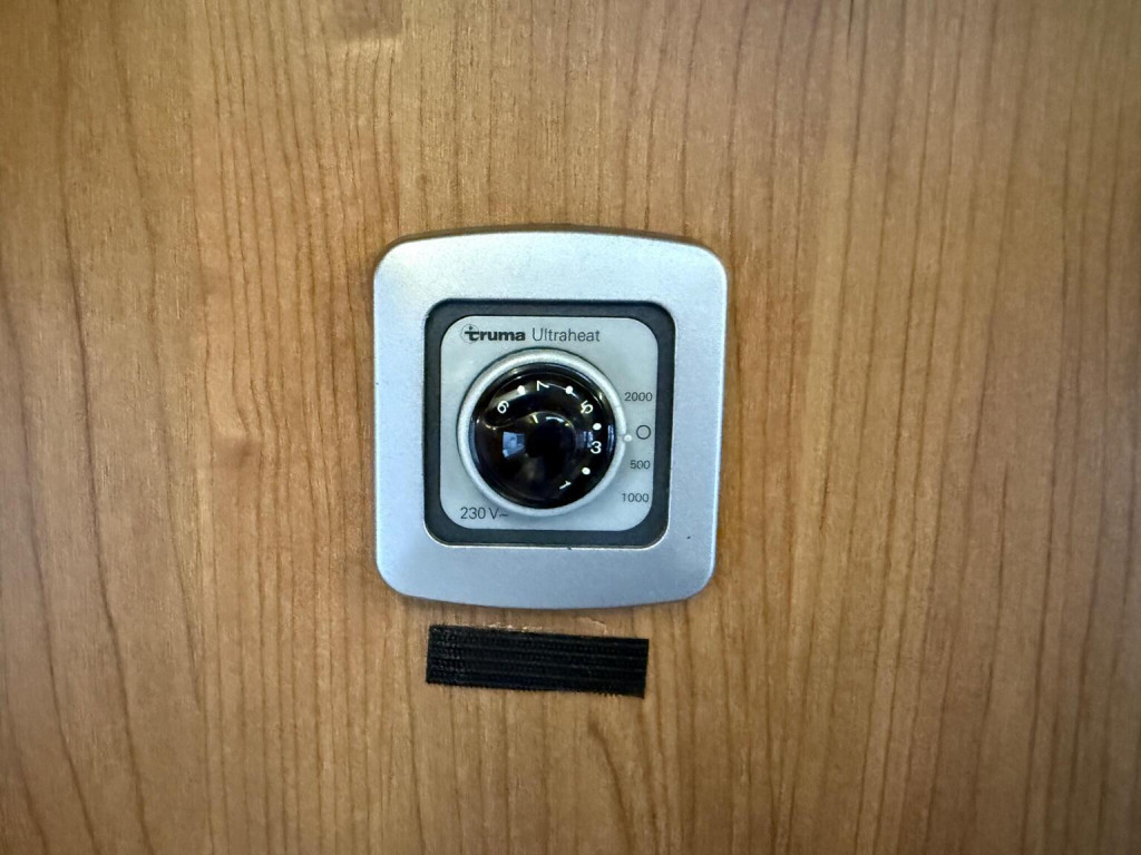 AUTO-TRAIL TRIBUTE 615