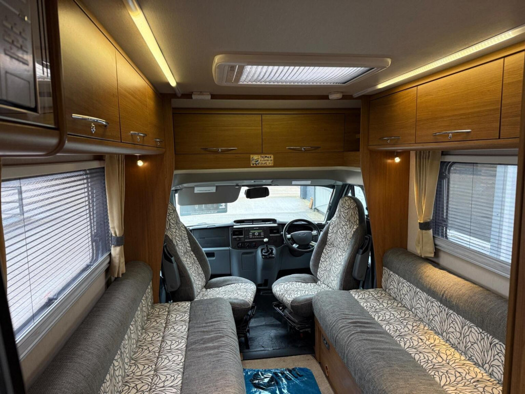 AUTO-TRAIL TRIBUTE 615