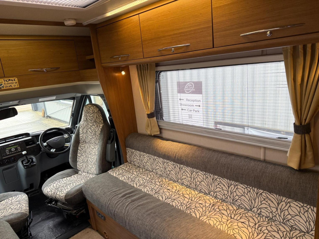 AUTO-TRAIL TRIBUTE 615