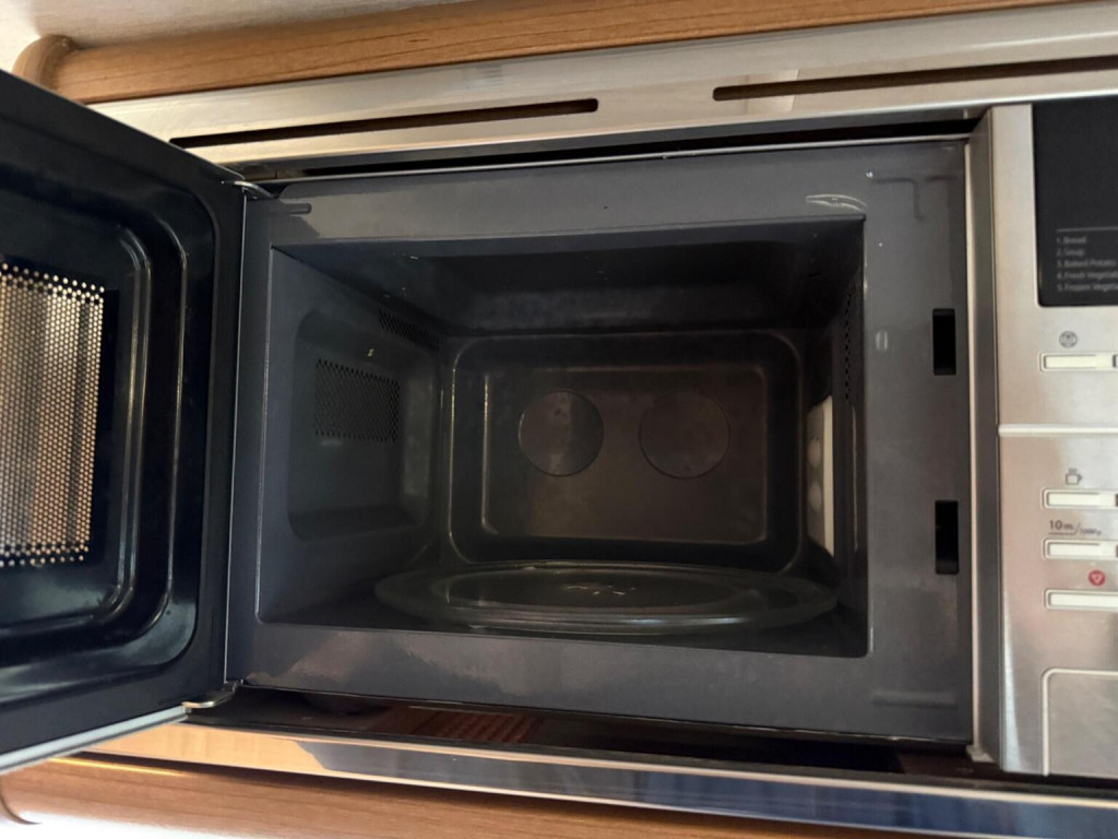 AUTO-TRAIL TRIBUTE 615