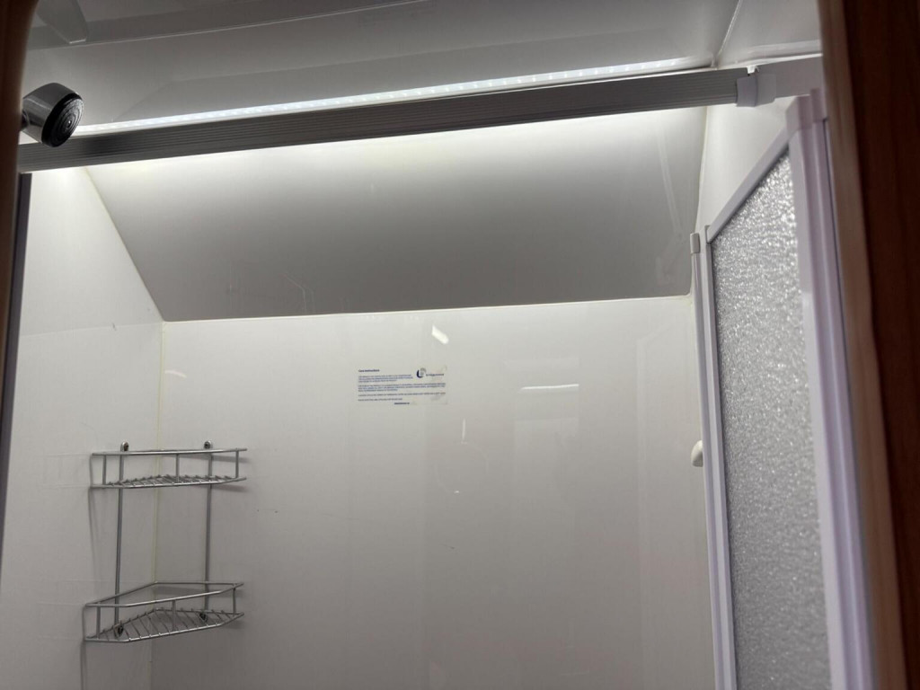 AUTO-TRAIL TRIBUTE 615