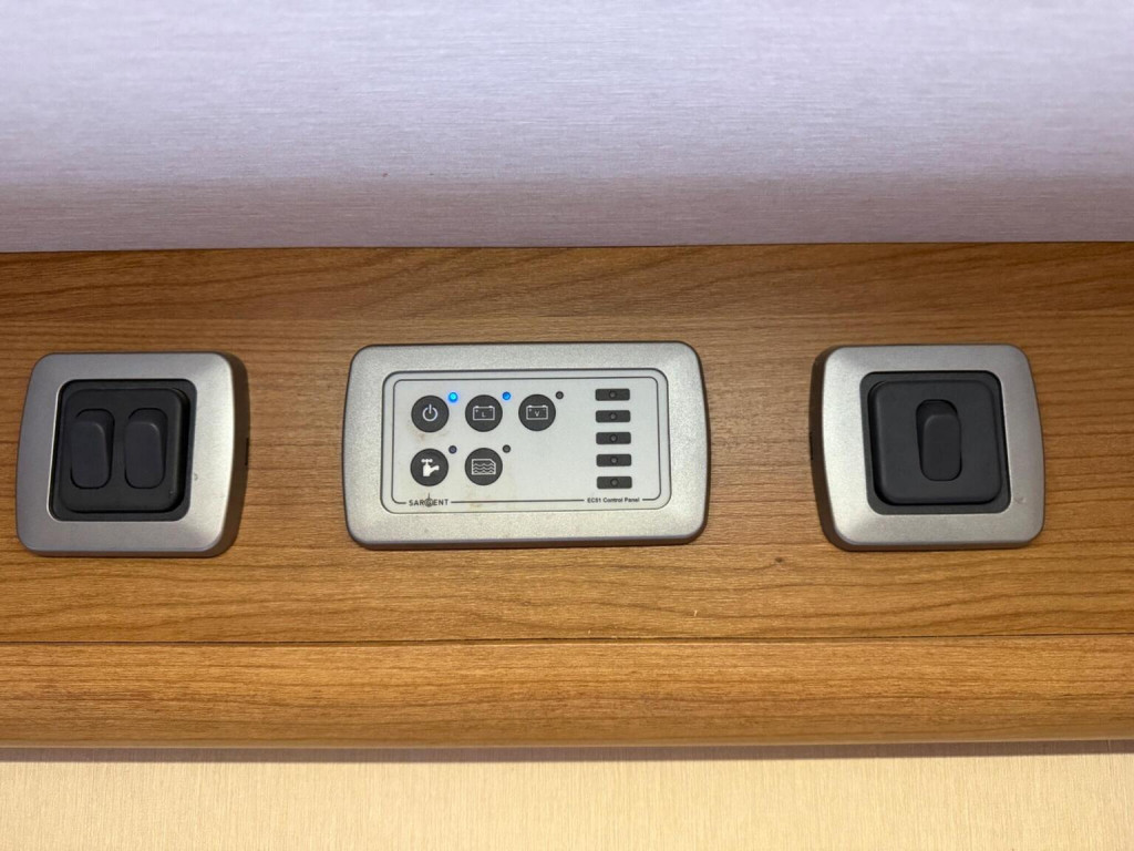 AUTO-TRAIL TRIBUTE 615