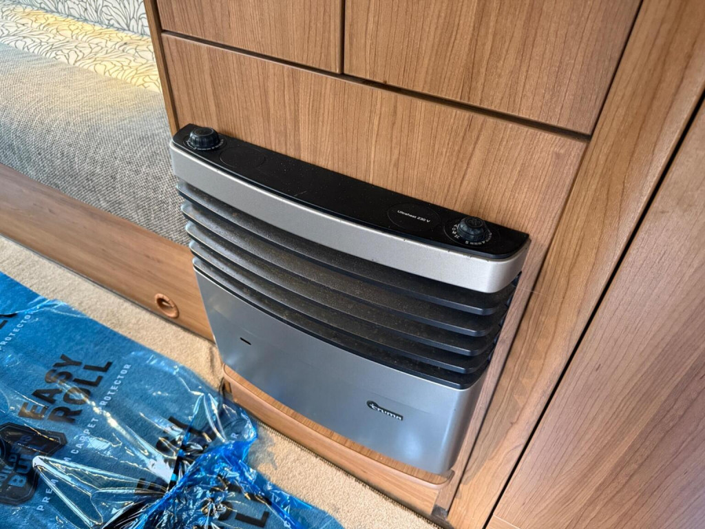 AUTO-TRAIL TRIBUTE 615