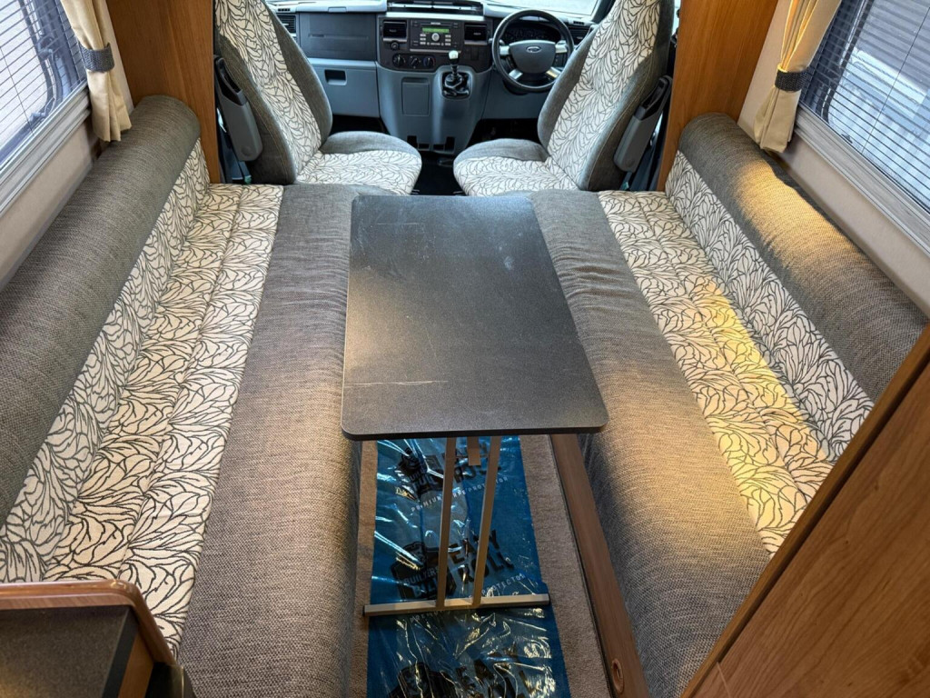 AUTO-TRAIL TRIBUTE 615