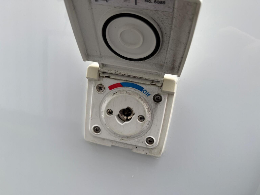 AUTO-TRAIL TRIBUTE 615