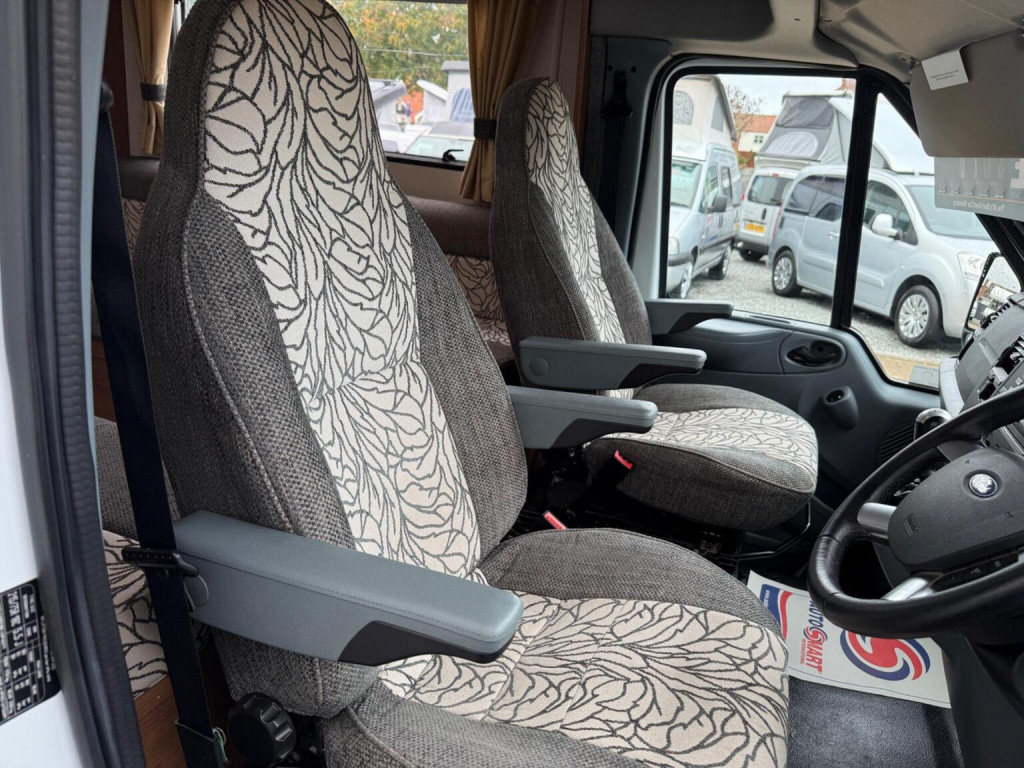 AUTO-TRAIL TRIBUTE 615