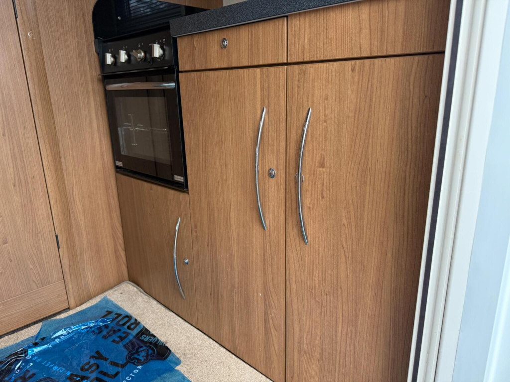 AUTO-TRAIL TRIBUTE 615