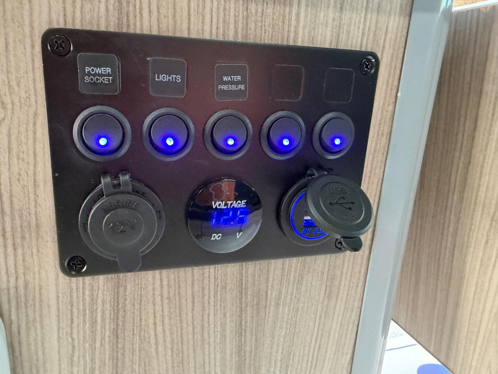 RENAULT ACROSS FREEDOM