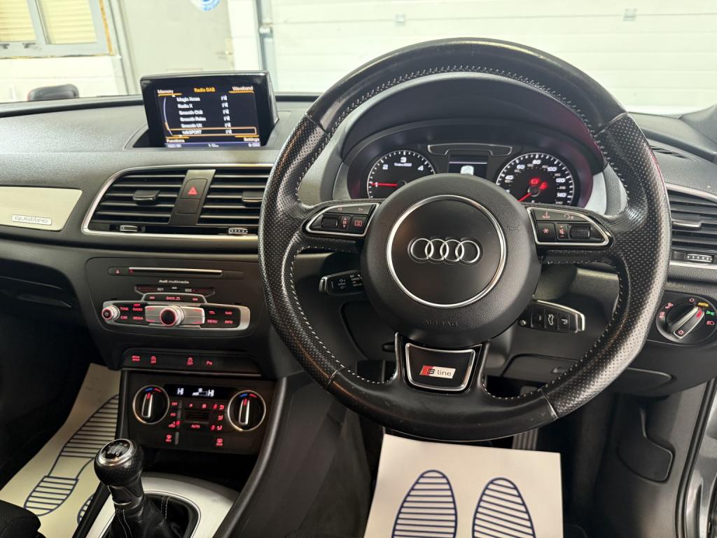 AUDI Q3