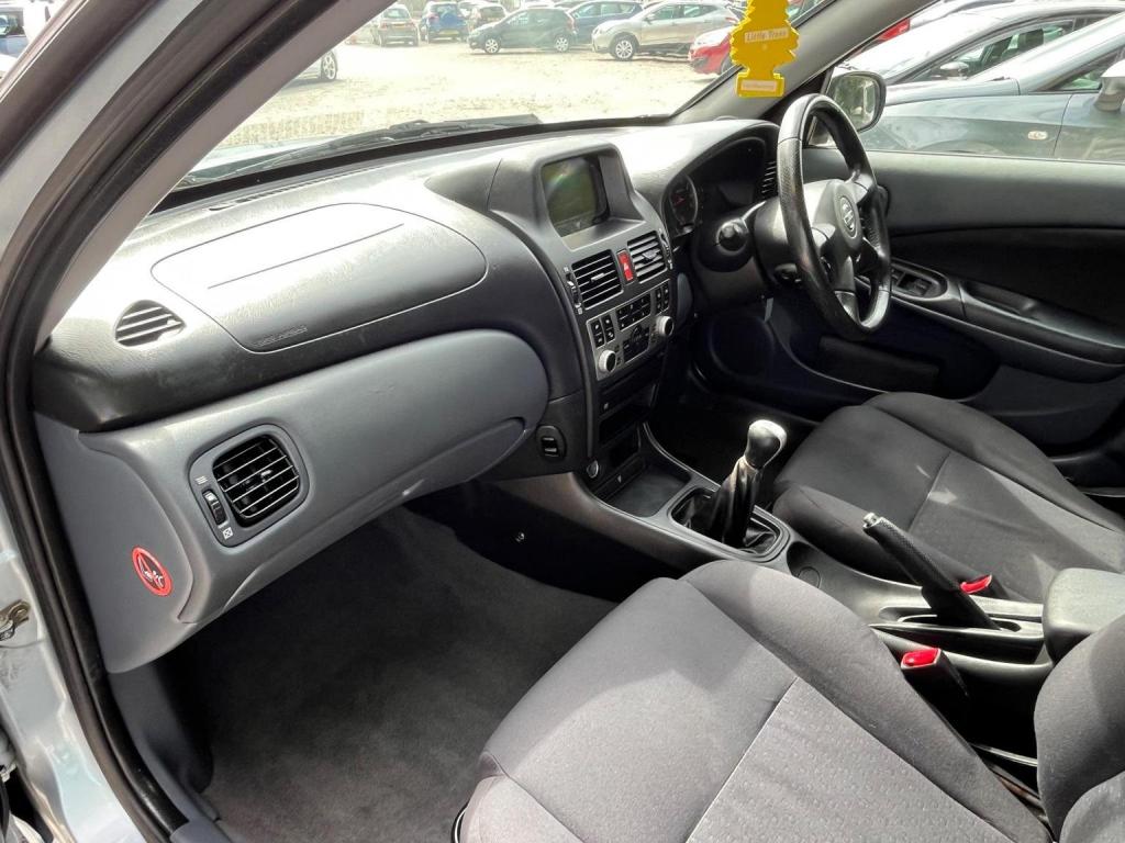 NISSAN ALMERA