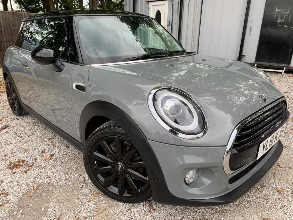 MINI HATCH