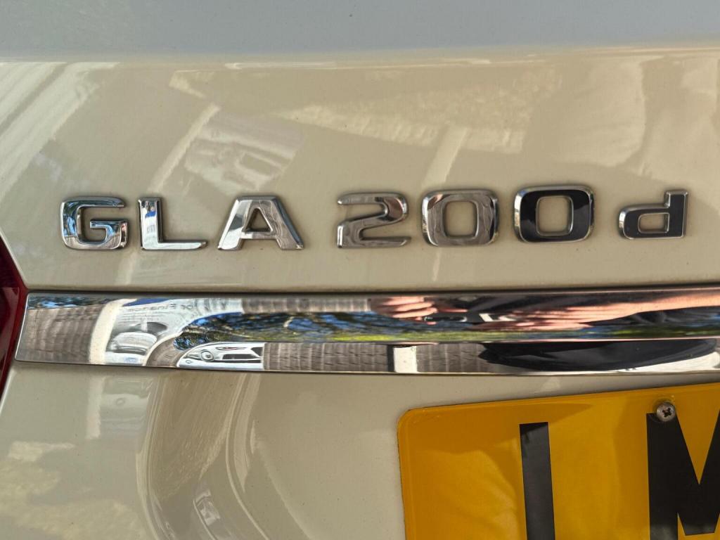 MERCEDES-BENZ GLA CLASS