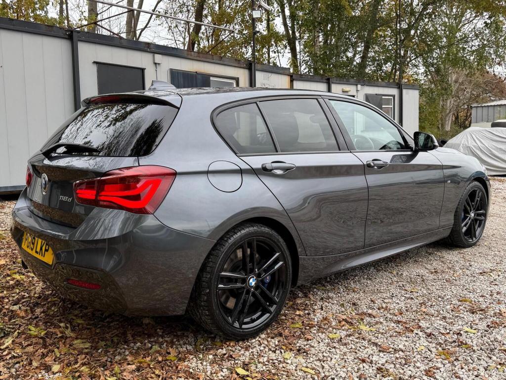BMW 1 SERIES