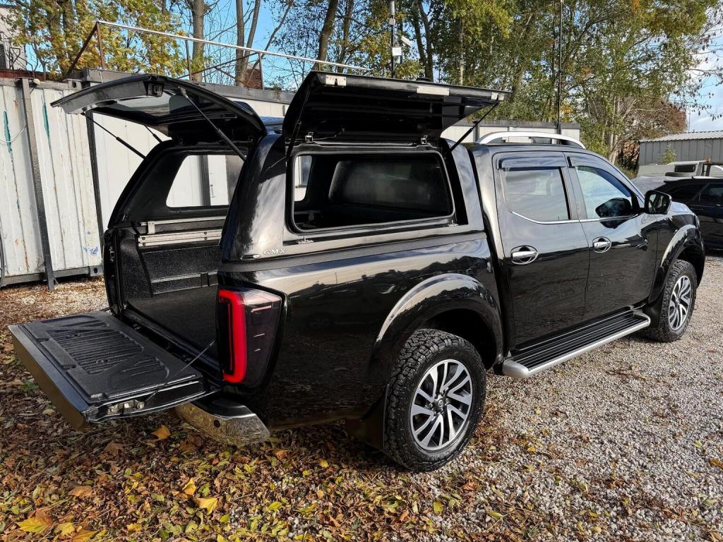 NISSAN NAVARA