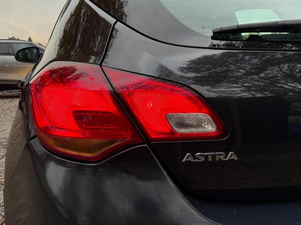 VAUXHALL ASTRA