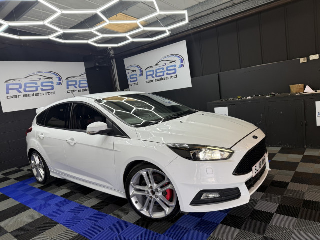 FORD FOCUS 2.0 T EcoBoost ST-3