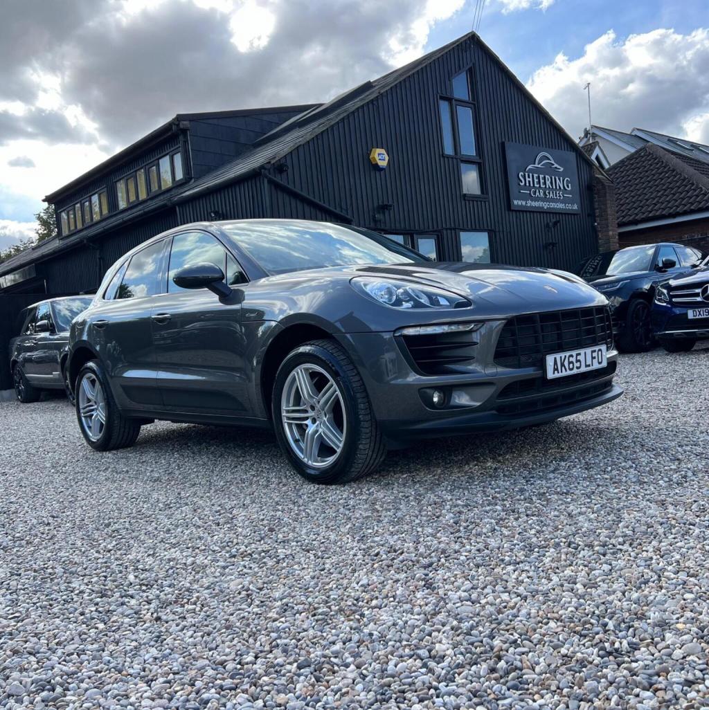 PORSCHE MACAN