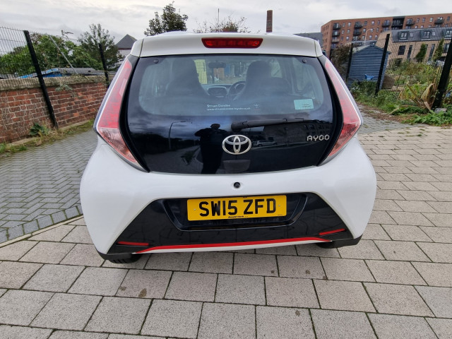 TOYOTA AYGO 1.0 VVT-i x-pression