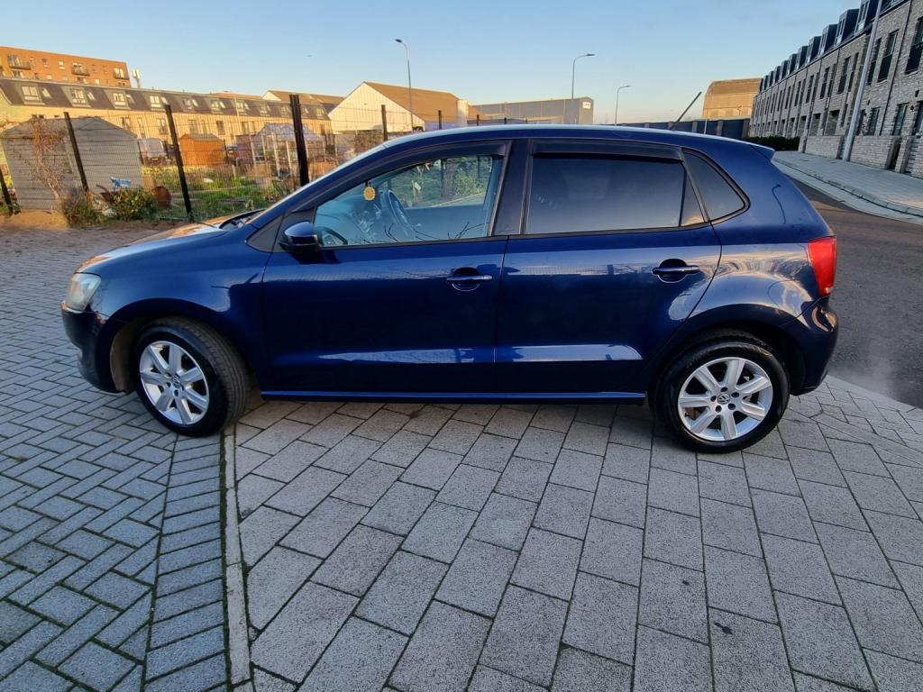 VOLKSWAGEN POLO