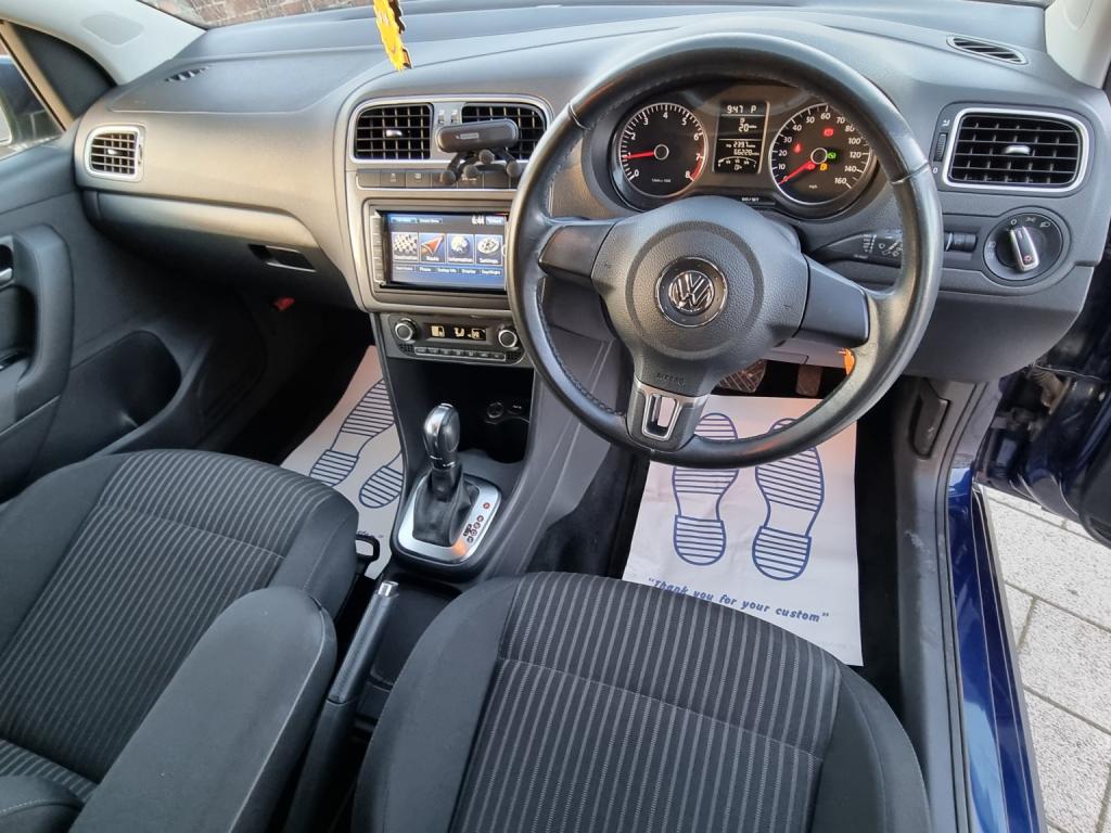 VOLKSWAGEN POLO