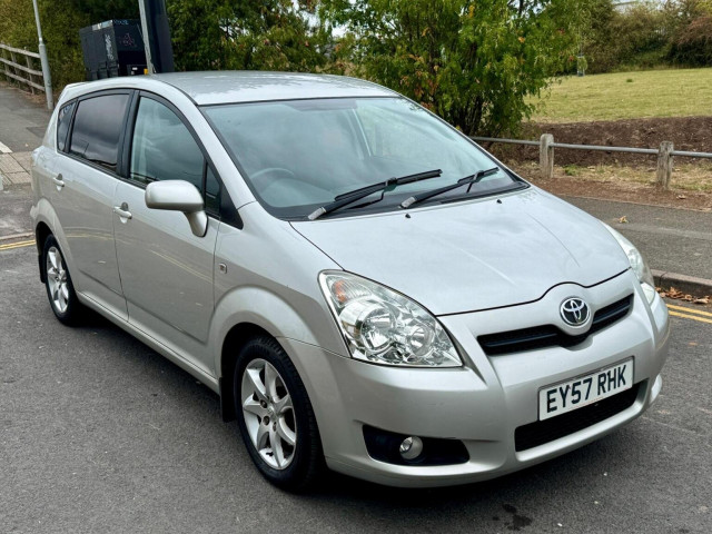 TOYOTA COROLLA VERSO 1.8 VVT-i SR 5dr