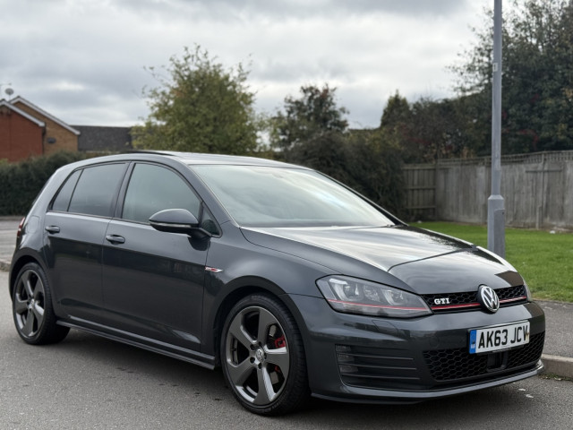 VOLKSWAGEN GOLF 2.0 TSI BlueMotion Tech GTI