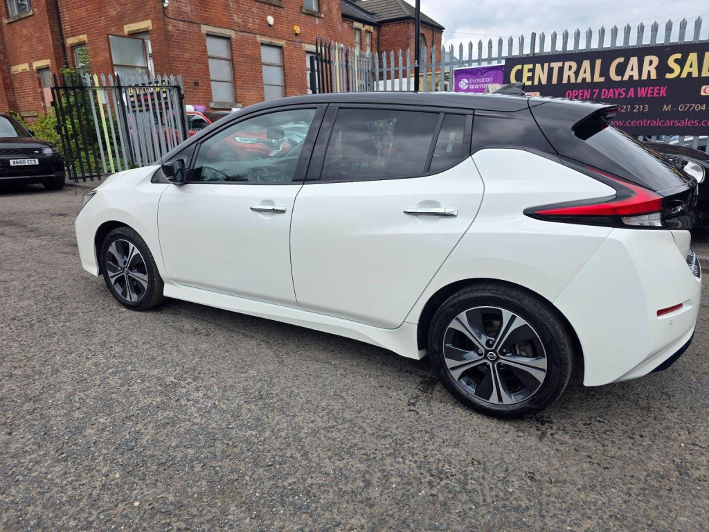 NISSAN LEAF