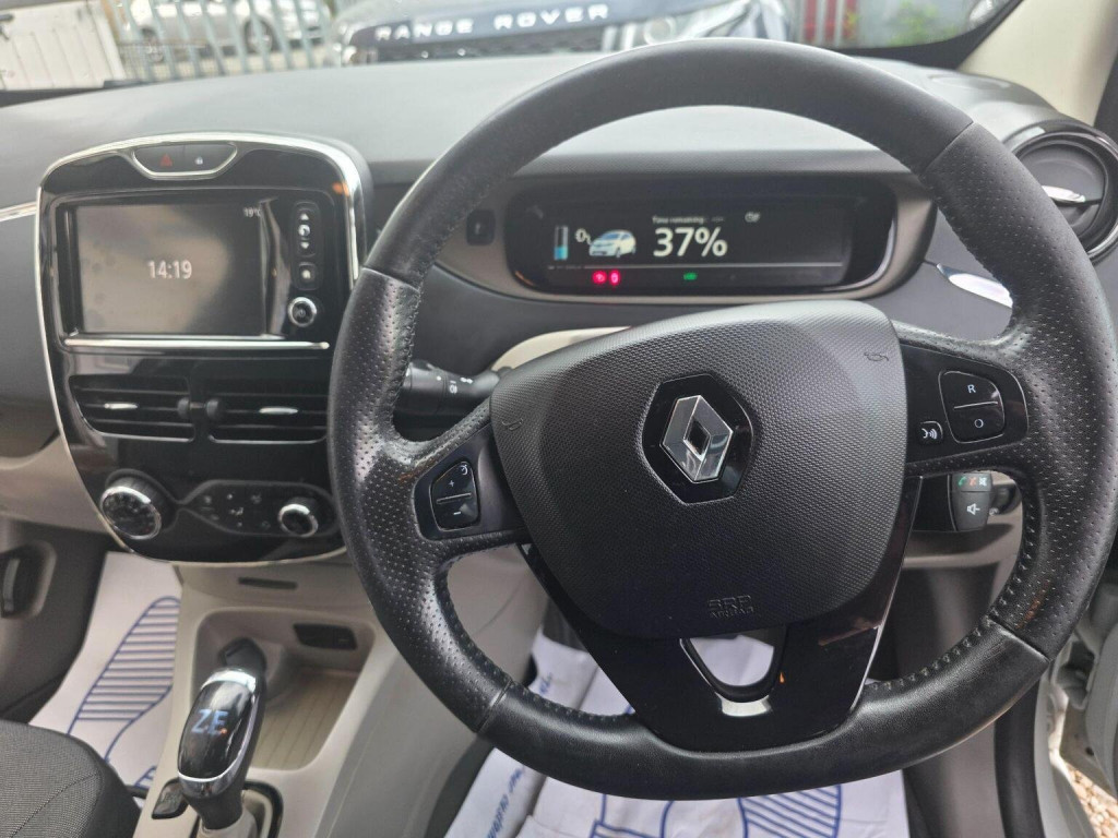 RENAULT ZOE