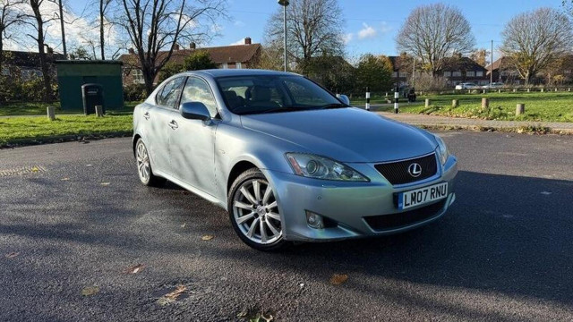 LEXUS IS