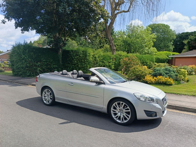 VOLVO C70 2.0 D3 SE Lux Solstice