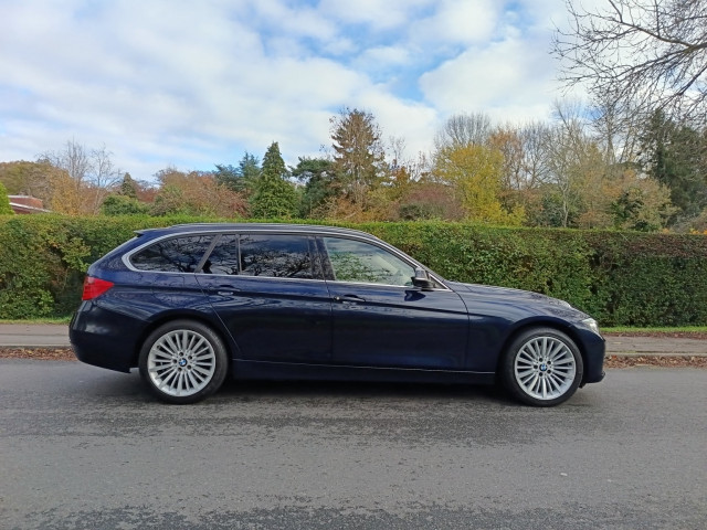 BMW 3 SERIES 3.0 330d xDrive Luxury Touring