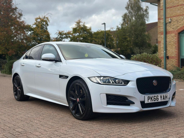 JAGUAR XE