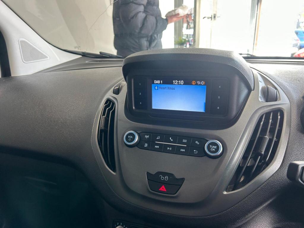 FORD TRANSIT COURIER