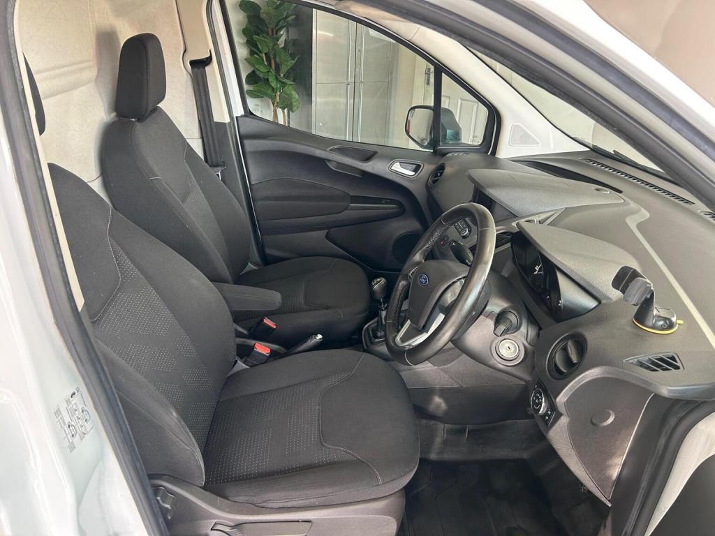 FORD TRANSIT COURIER