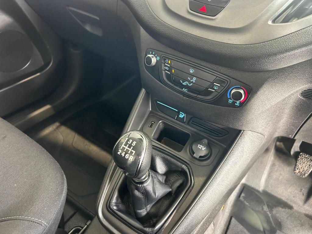 FORD TRANSIT COURIER