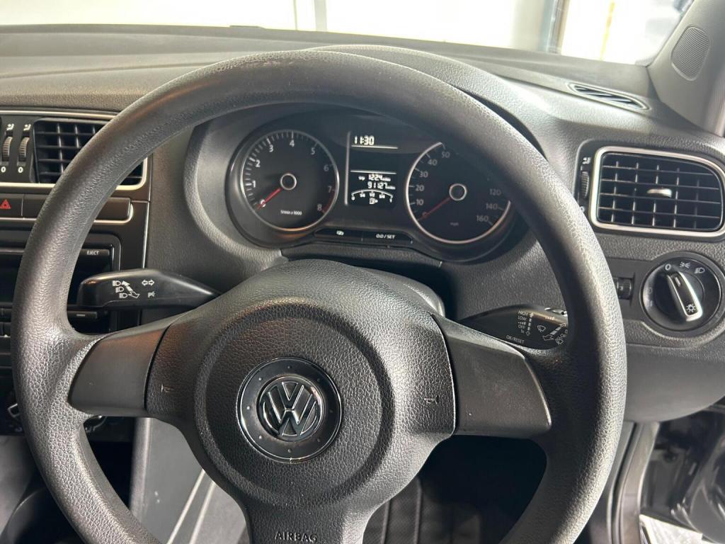 VOLKSWAGEN POLO